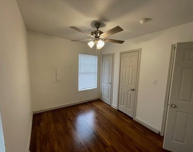 2327 Wagner Avenue - Photo Thumbnail 10