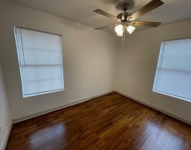 2327 Wagner Avenue - Photo Thumbnail 9