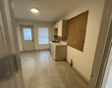 2327 Wagner Avenue - Photo Thumbnail 11