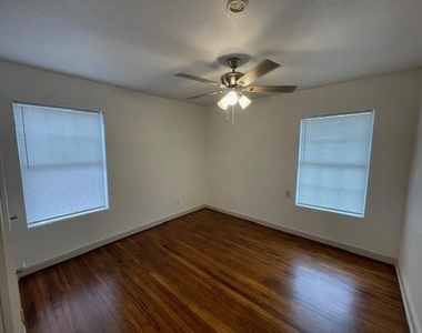 2327 Wagner Avenue - Photo Thumbnail 7