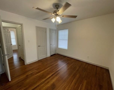 2327 Wagner Avenue - Photo Thumbnail 8