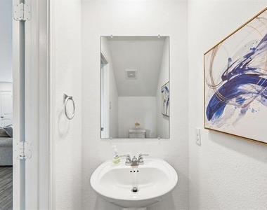 3044 Harper Street - Photo Thumbnail 12