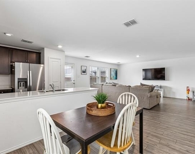 3044 Harper Street - Photo Thumbnail 7