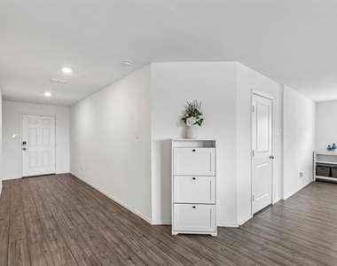 3044 Harper Street - Photo Thumbnail 11