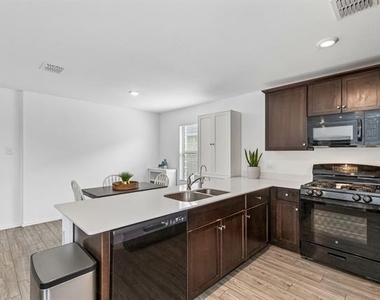 3044 Harper Street - Photo Thumbnail 9