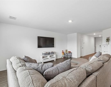 3044 Harper Street - Photo Thumbnail 4