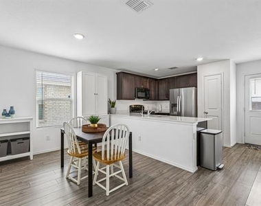 3044 Harper Street - Photo Thumbnail 6