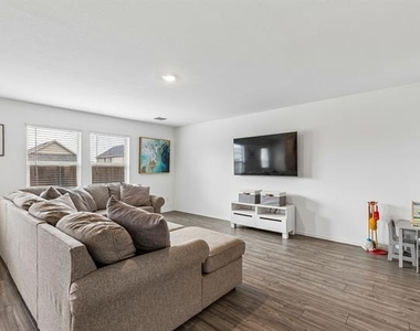 3044 Harper Street - Photo Thumbnail 3