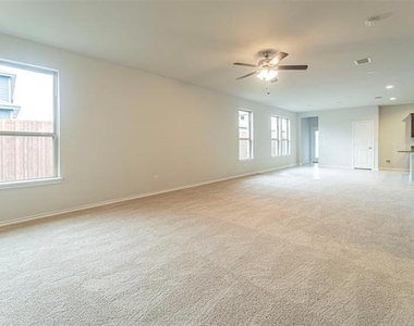 3305 Shortgrass Lane - Photo Thumbnail 4