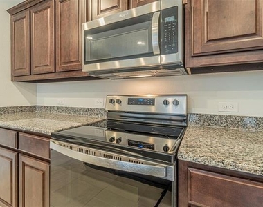 3305 Shortgrass Lane - Photo Thumbnail 6