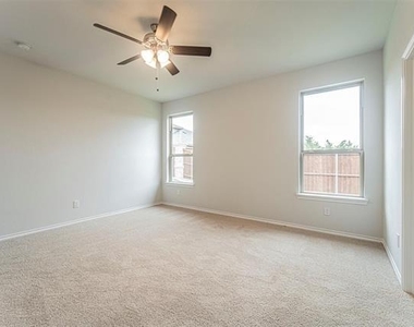 3305 Shortgrass Lane - Photo Thumbnail 10