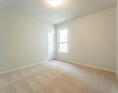 3305 Shortgrass Lane - Photo Thumbnail 17