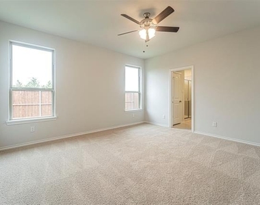 3305 Shortgrass Lane - Photo Thumbnail 9