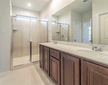 3305 Shortgrass Lane - Photo Thumbnail 13