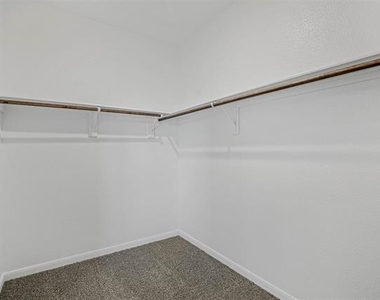 3911 Nature Court - Photo Thumbnail 15