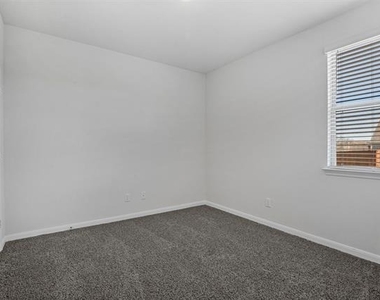 3911 Nature Court - Photo Thumbnail 9