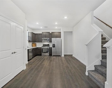 3911 Nature Court - Photo Thumbnail 5