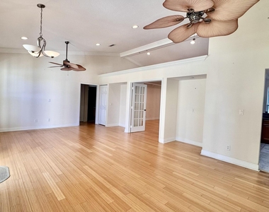 510 Sw South Carolina Drive - Photo Thumbnail 16