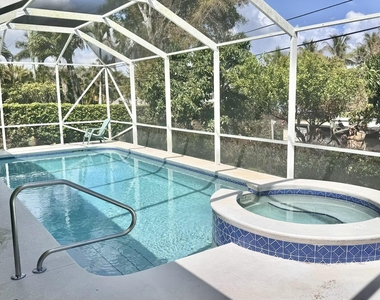 510 Sw South Carolina Drive - Photo Thumbnail 1