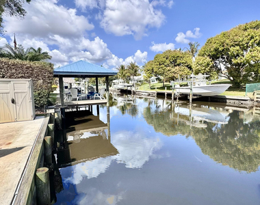510 Sw South Carolina Drive - Photo Thumbnail 6