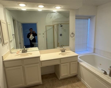 4669 Wales Drive - Photo Thumbnail 8