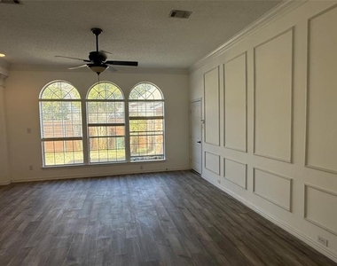 4669 Wales Drive - Photo Thumbnail 3