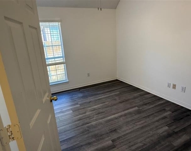 4669 Wales Drive - Photo Thumbnail 6