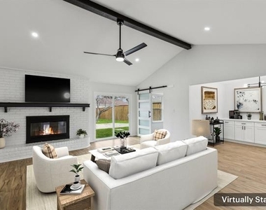 911 Pebblebrook Drive - Photo Thumbnail 2