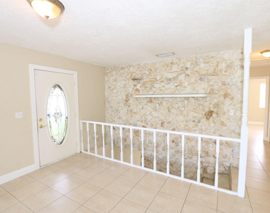 4916 Silver Oak Drive - Photo Thumbnail 17