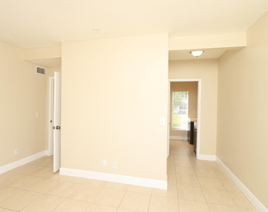 4916 Silver Oak Drive - Photo Thumbnail 9