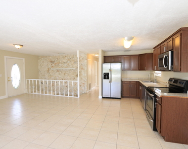 4916 Silver Oak Drive - Photo Thumbnail 24