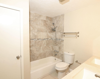 4916 Silver Oak Drive - Photo Thumbnail 28