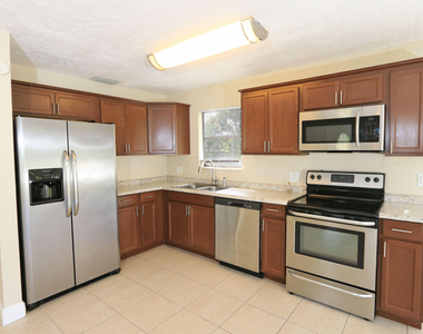 4916 Silver Oak Drive - Photo Thumbnail 23