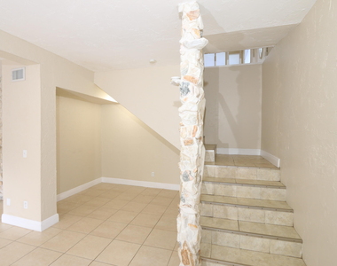 4916 Silver Oak Drive - Photo Thumbnail 15