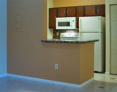 2861 N Oakland Forest Drive - Photo Thumbnail 7