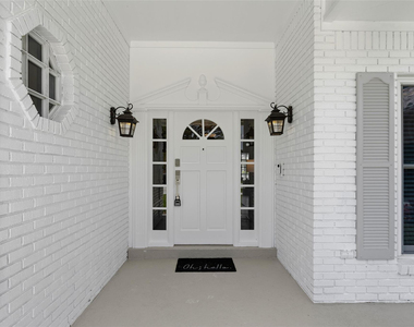 9010 Gardens Glen Circle - Photo Thumbnail 40