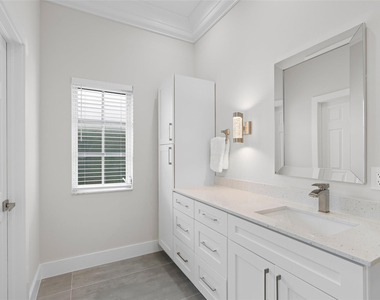 9010 Gardens Glen Circle - Photo Thumbnail 10