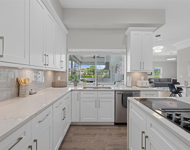 9010 Gardens Glen Circle - Photo Thumbnail 35