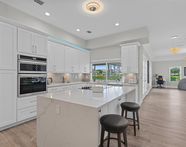 9010 Gardens Glen Circle - Photo Thumbnail 16