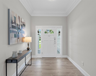 9010 Gardens Glen Circle - Photo Thumbnail 38