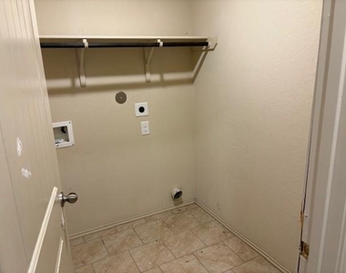 21122 Kirkland Woods Drive - Photo Thumbnail 5
