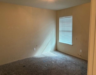21122 Kirkland Woods Drive - Photo Thumbnail 10