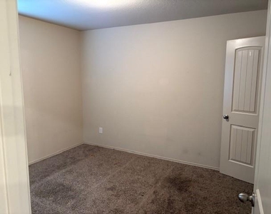 21122 Kirkland Woods Drive - Photo Thumbnail 9