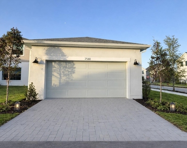 7581 Sw Hosford Street - Photo Thumbnail 6