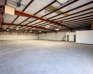 2412 Sw 14th Street - Photo Thumbnail 4