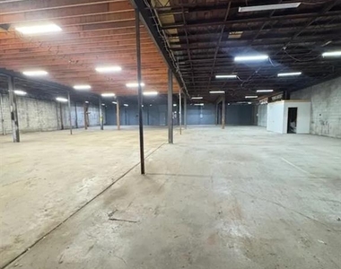2019 Exchange Avenue - Photo Thumbnail 4