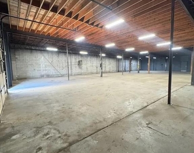 2019 Exchange Avenue - Photo Thumbnail 2