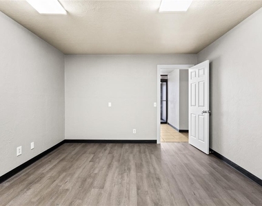 1101 E Loomis Road - Photo Thumbnail 18