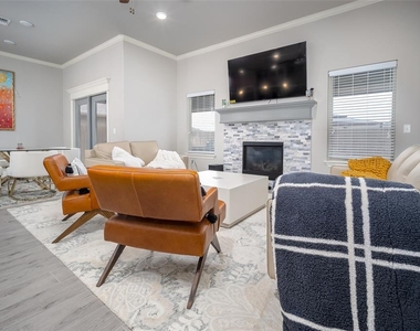 18644 Groveton Boulevard - Photo Thumbnail 5