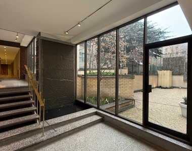 East 49th Street - Photo Thumbnail 6